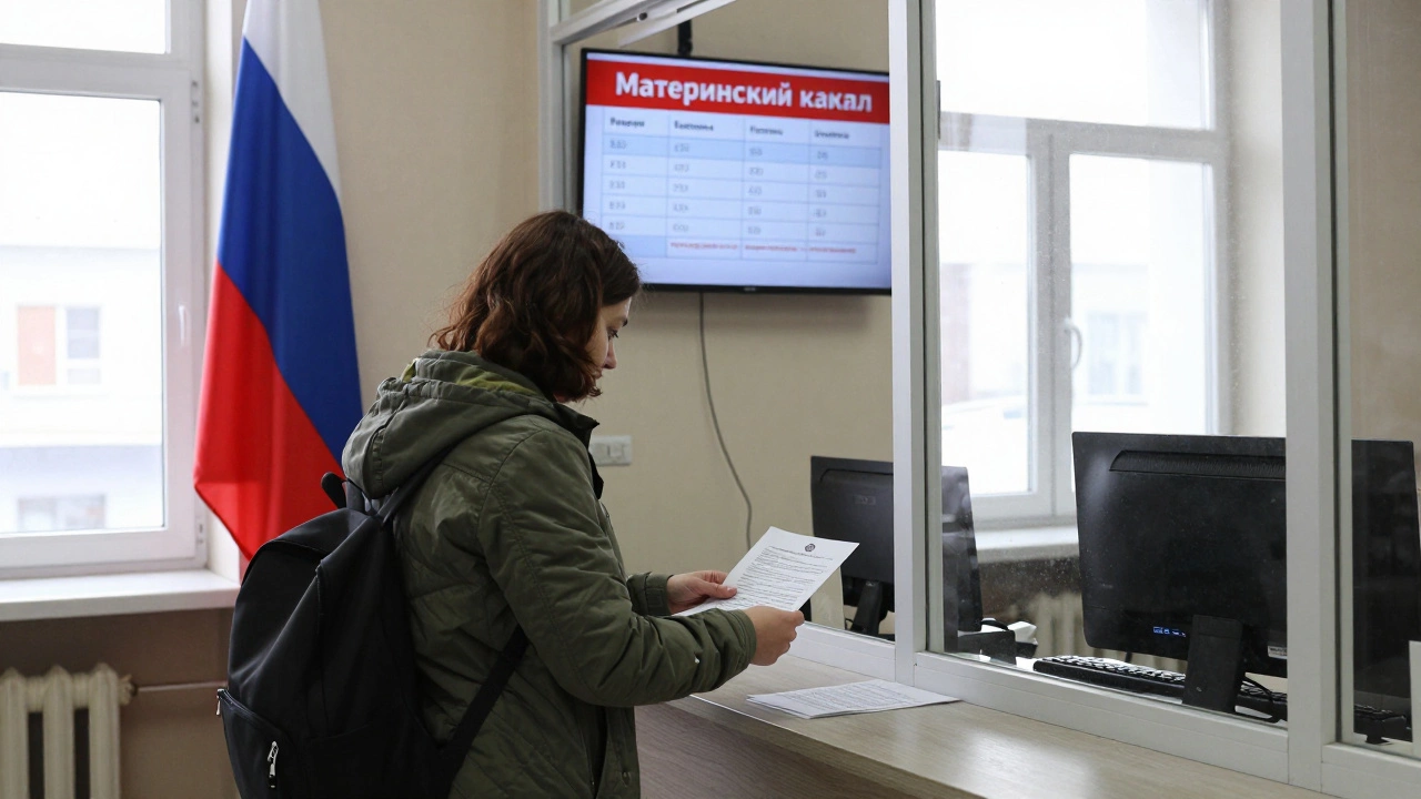 Женщина подает документы в российском консульстве за рубежом для оформления материнского капитала.